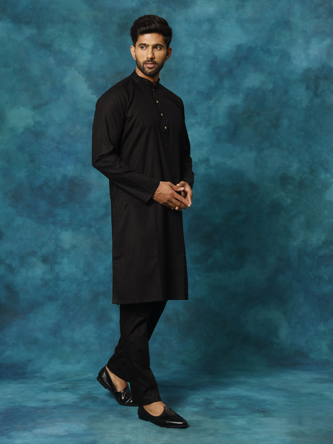 VASTRAMAY Men's Black Cotton Blend Kurta Pyjama Set