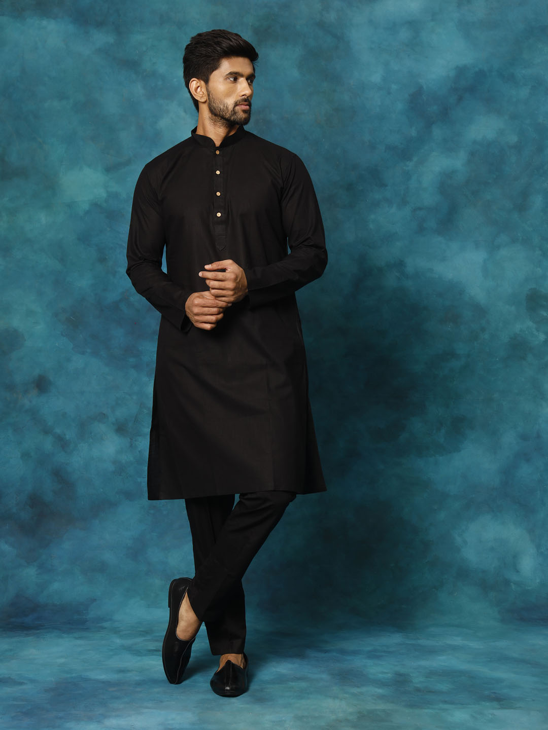 VASTRAMAY Men's Black Cotton Blend Kurta Pyjama Set