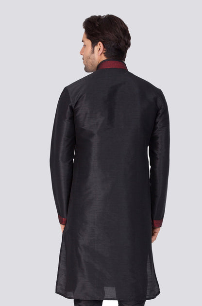 Vastramay Men's Black Cotton Silk Blend Kurta