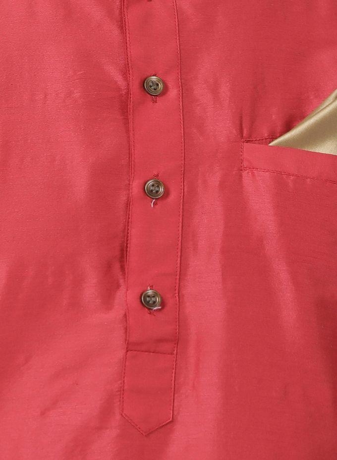 Vastramay Men's Red Cotton Blend Kurta