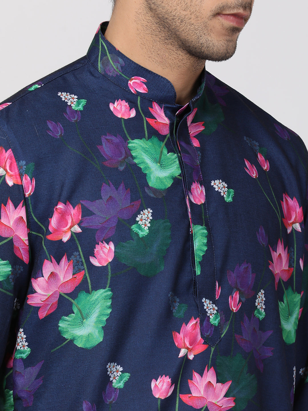 Vastramay Men Blue & Pink Printed Kurta with Churidar