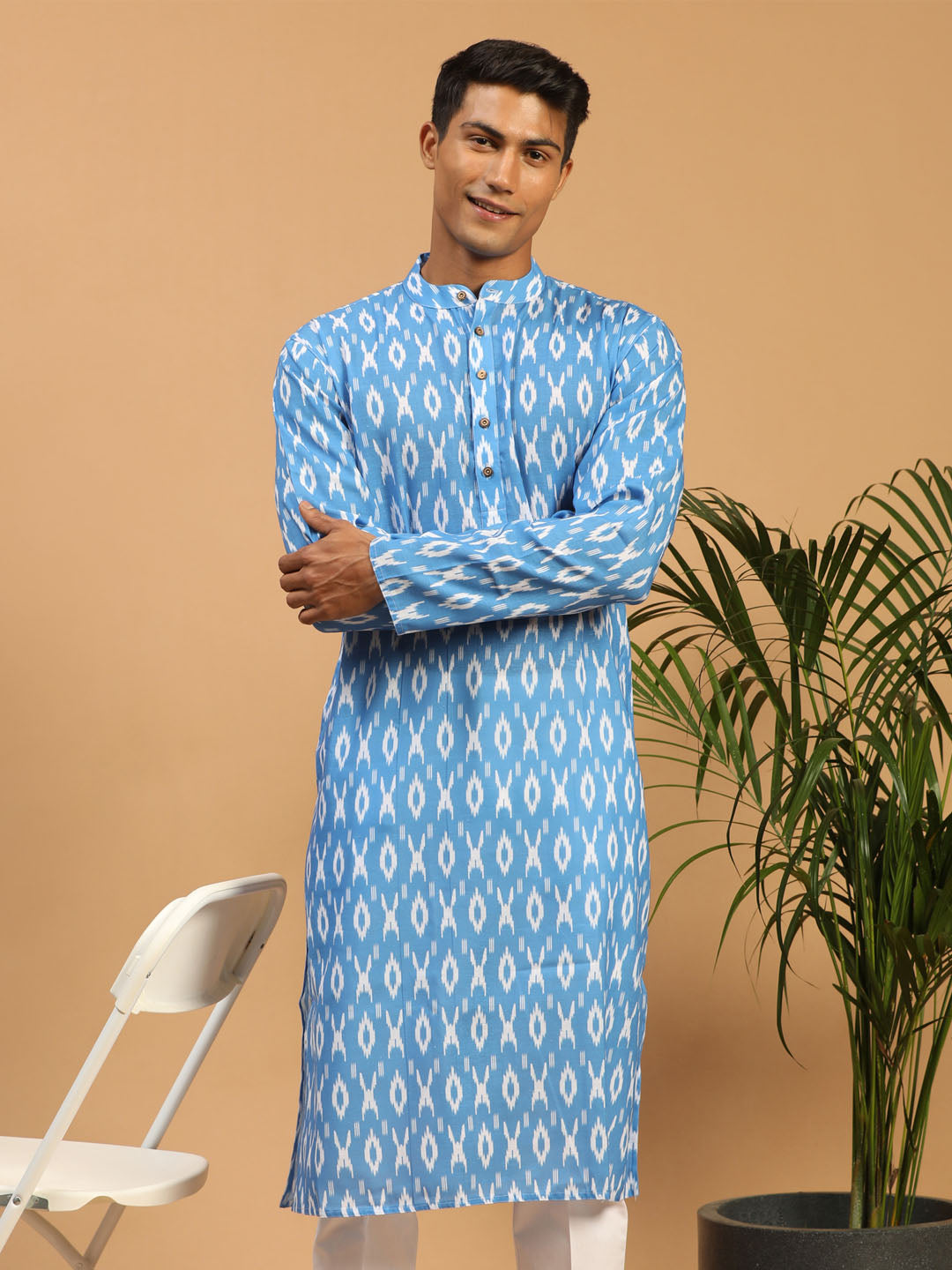 Vastramay Men's Aqua Blue Ikkat Print Cotton Kurta