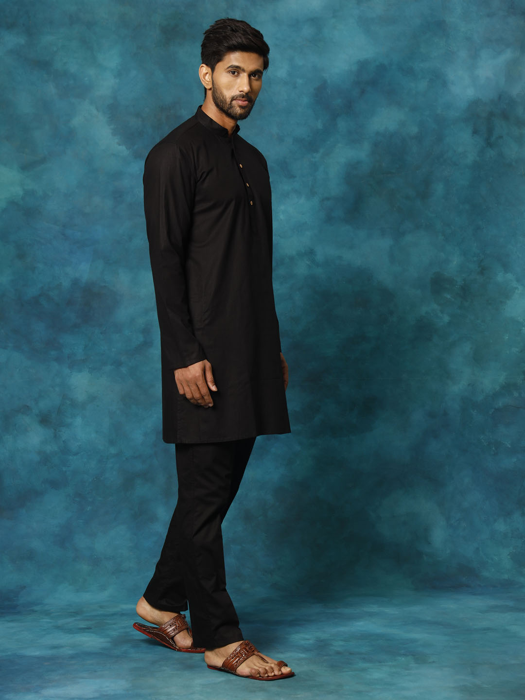 VASTRAMAY Men's Black Cotton Blend Kurta Pyjama Set