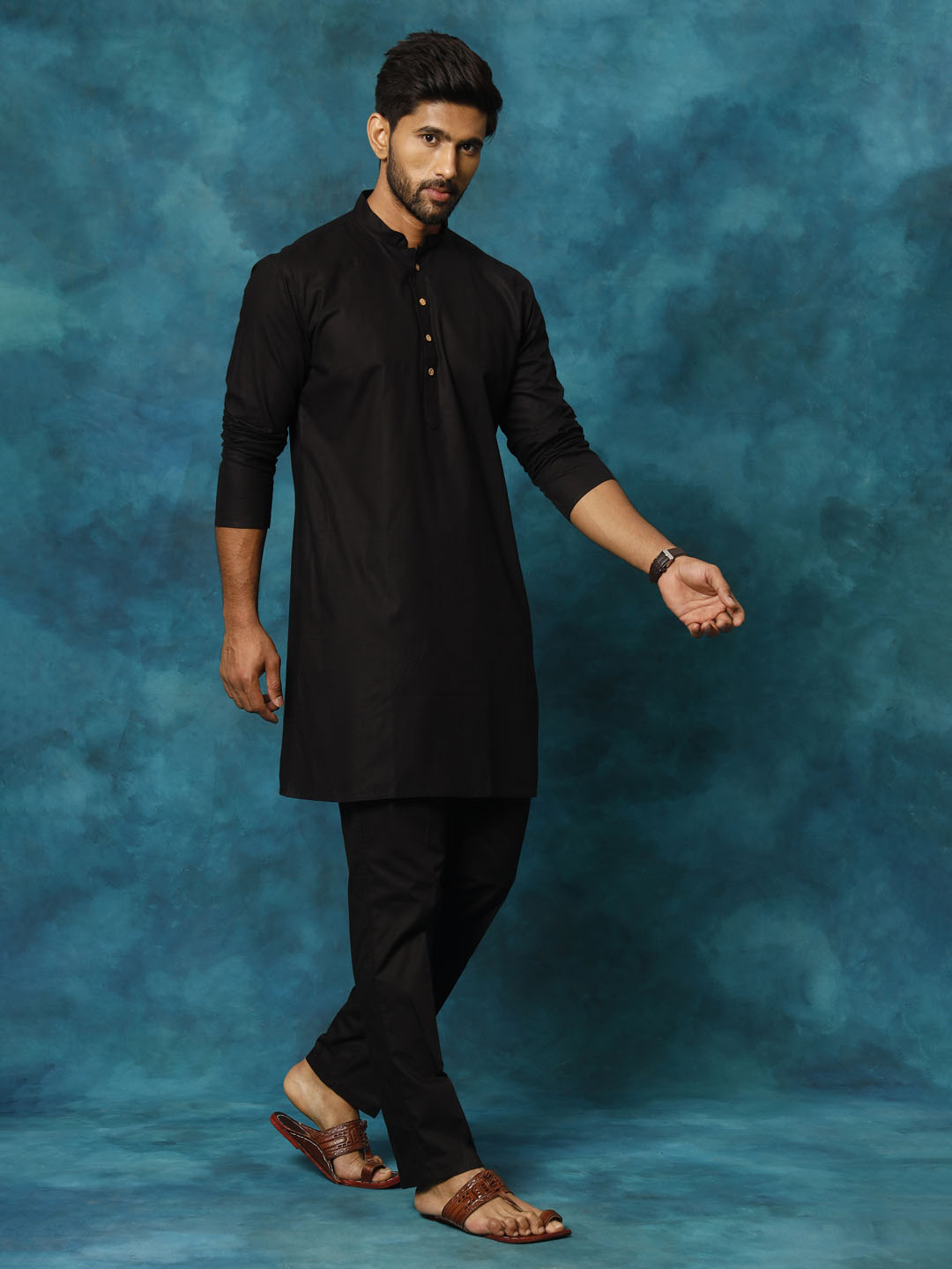 VASTRAMAY Men's Black Cotton Blend Kurta Pyjama Set