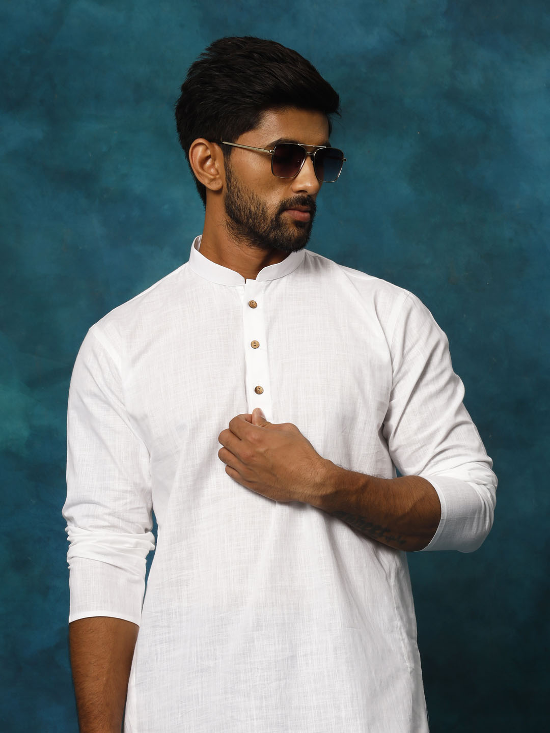 VASTRAMAY Men's White Cotton Blend Kurta Pyjama Set