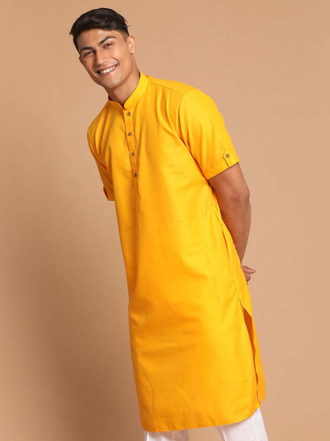 Vastramay Men's Mustard Solid Kurta