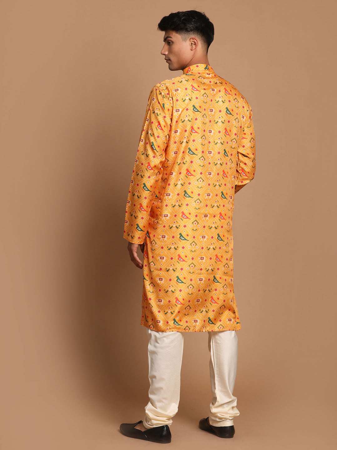 Vastramay Men's Yellow Silk Blend Ethnic Kurta with Cream Pyjamas Set