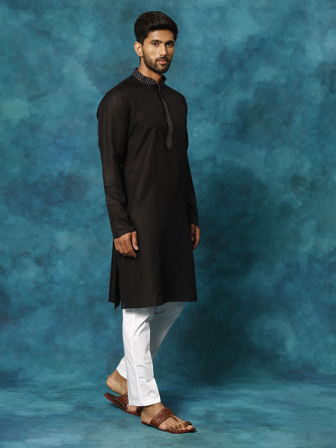 VASTRAMAY Men's Black And White Cotton Blend Kurta Pyjama Set