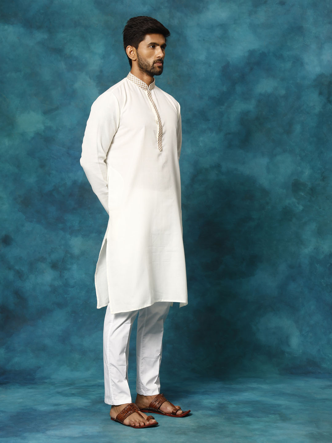 VASTRAMAY Men's Cream And White Cotton Blend Kurta Pyjama Set