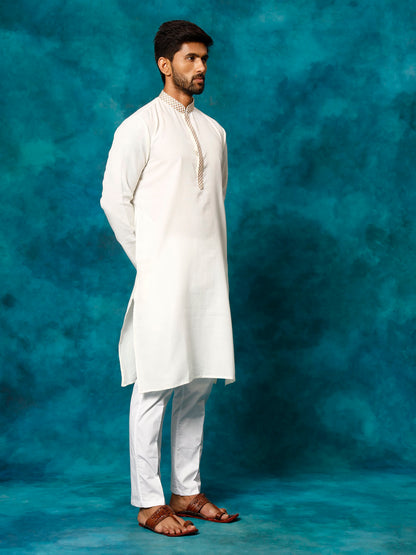 VASTRAMAY Men's Cream And White Cotton Blend Kurta Pyjama Set