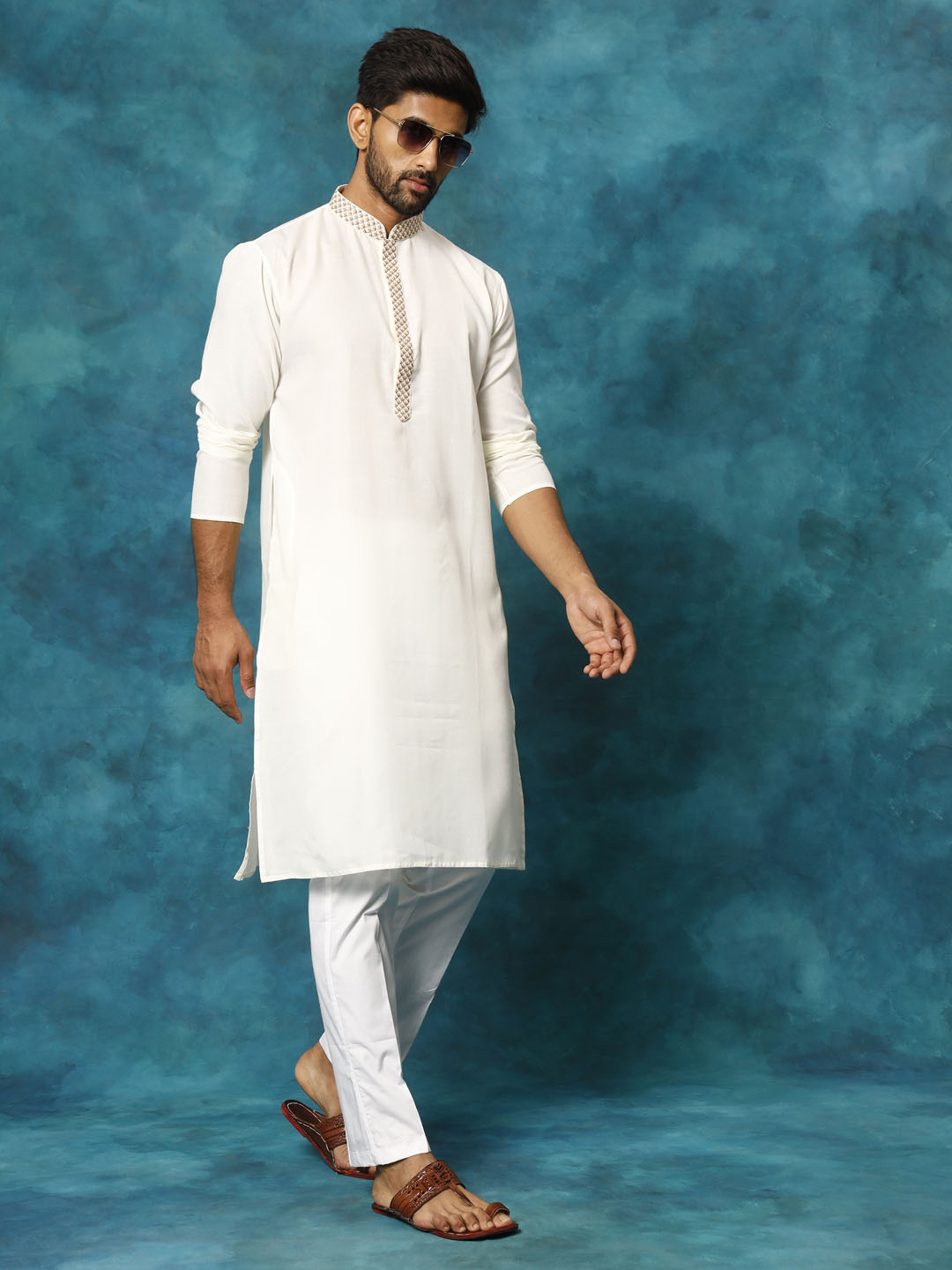 VASTRAMAY Men's Cream And White Cotton Blend Kurta Pyjama Set