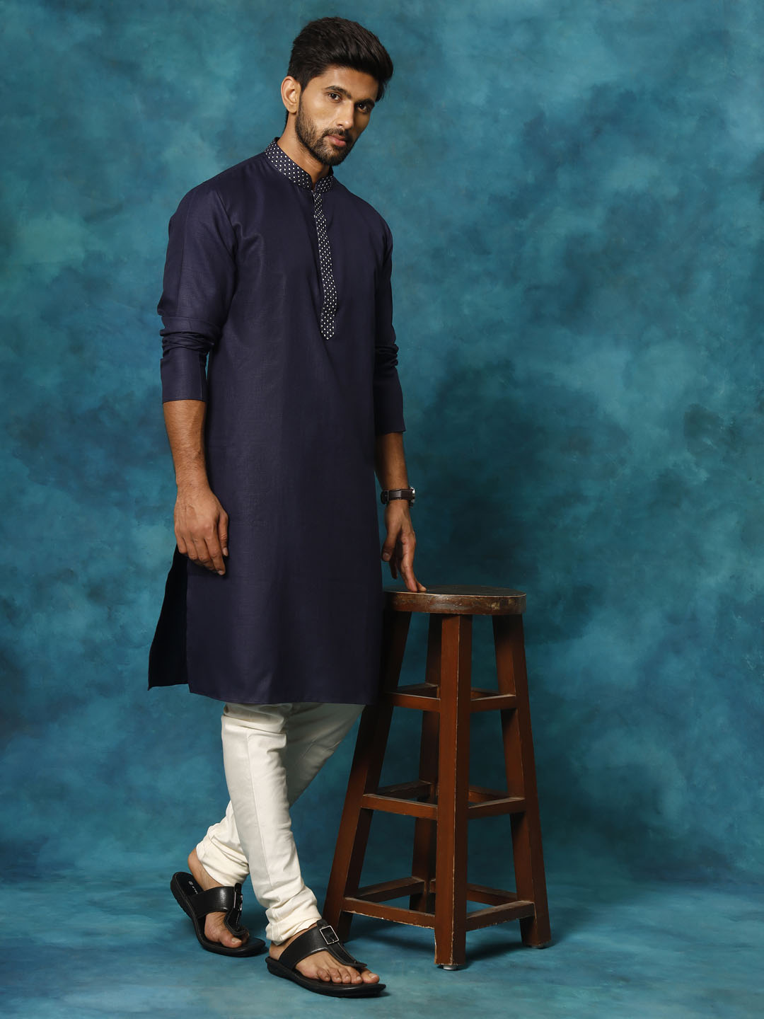 VASTRAMAY Men's Navy Blue And Cream Cotton Blend Kurta Pyjama Set