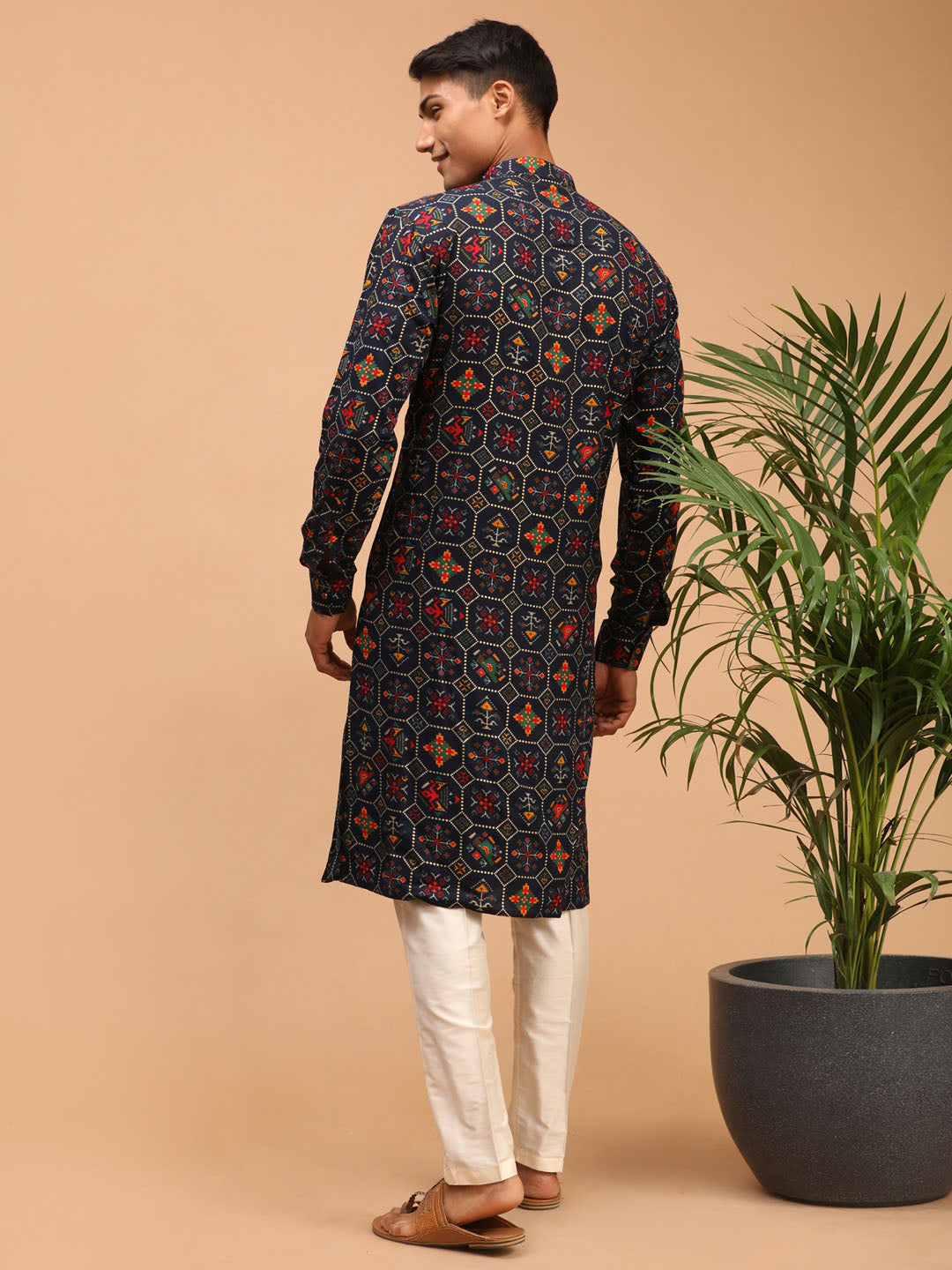 Vastramay mens blue color printed silk blend ethnic kurta and white solid pant