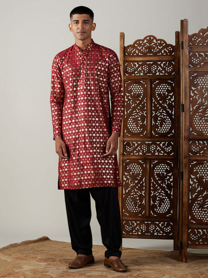 Vastramay mens maroon foil printed kurta with black patiala set