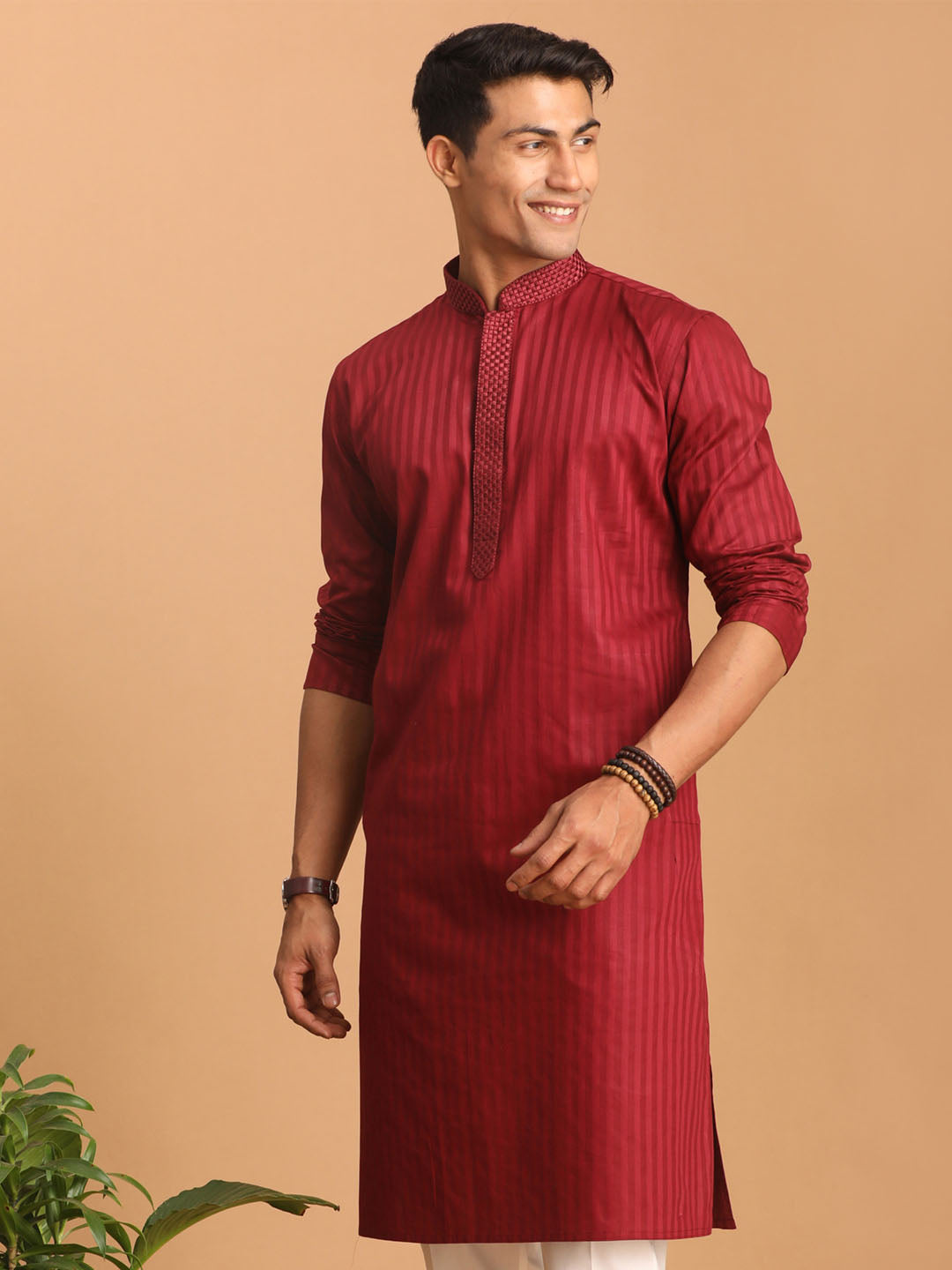 vastramay mens maroon cotton blend solid kurta