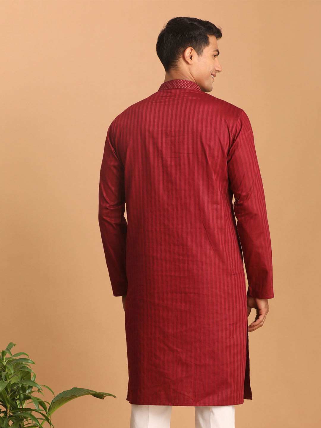 vastramay mens maroon cotton blend solid kurta