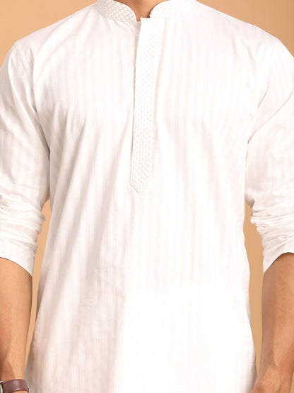 vastramay mens white cotton blend solid kurta with white pant set 2