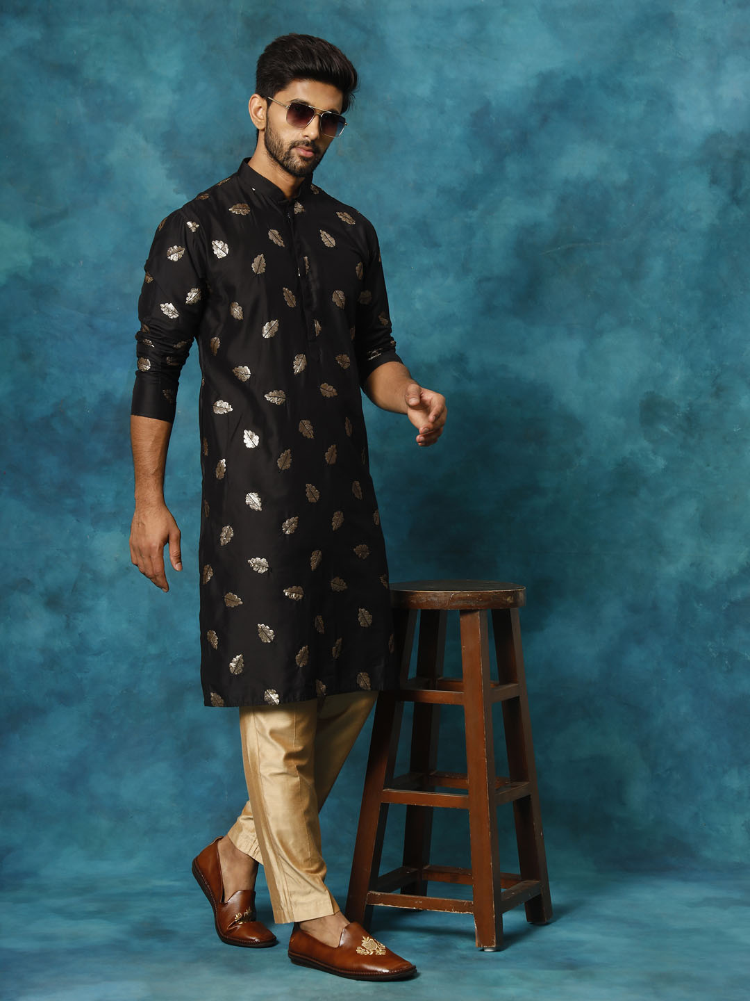 VASTRAMAY Men's Black Leaf Motif Embellished Kurta Pant Set