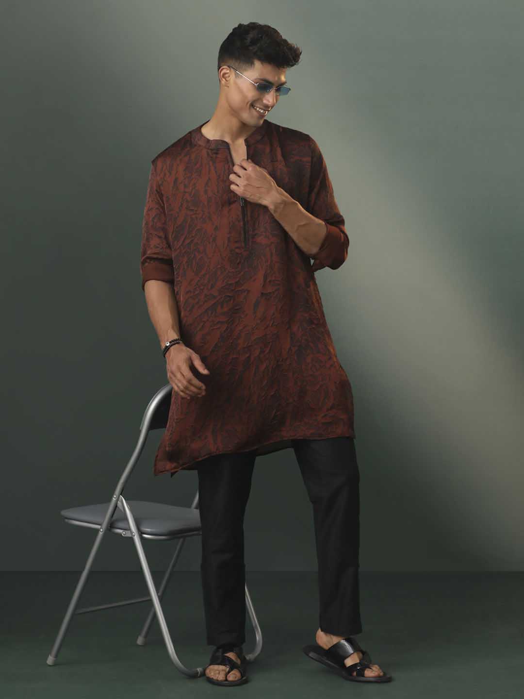 Vastramay Men's Brown And Black Printed Cotton Blend Kurta