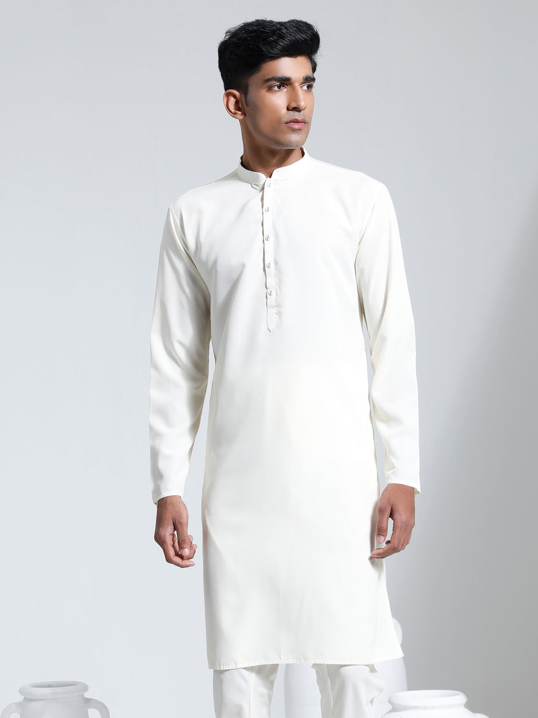 VASTRAMAY Men's Cream Crepe Kurta