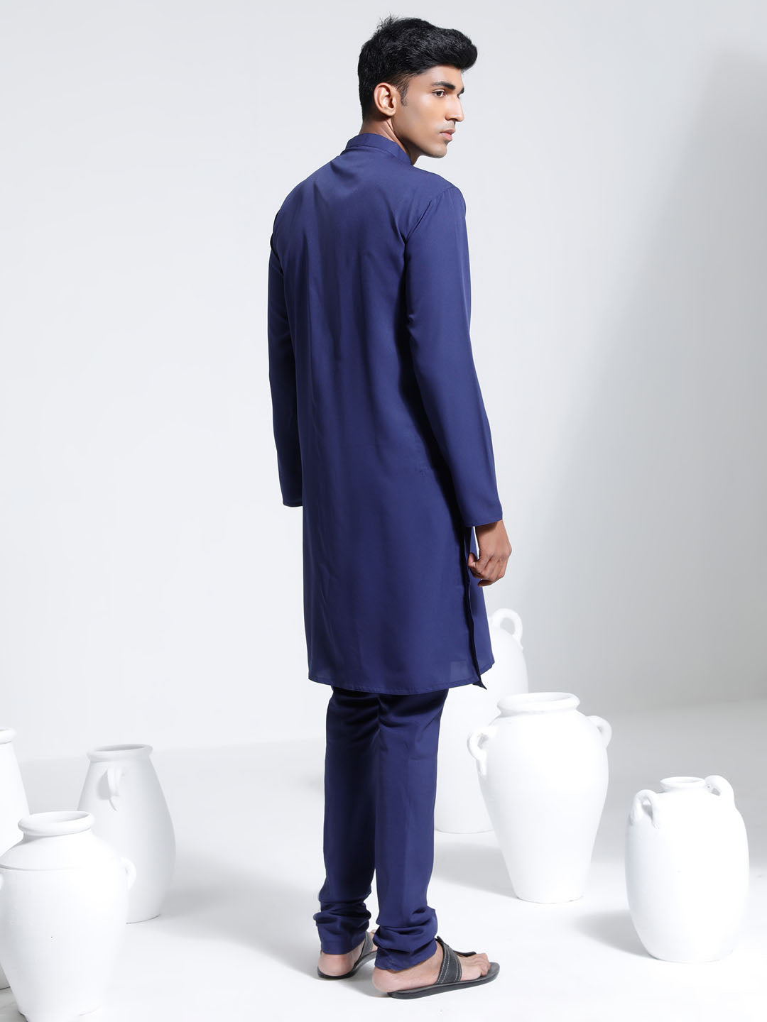 Vastramay Men's Navy Blue Crepe Kurta And Pyjama