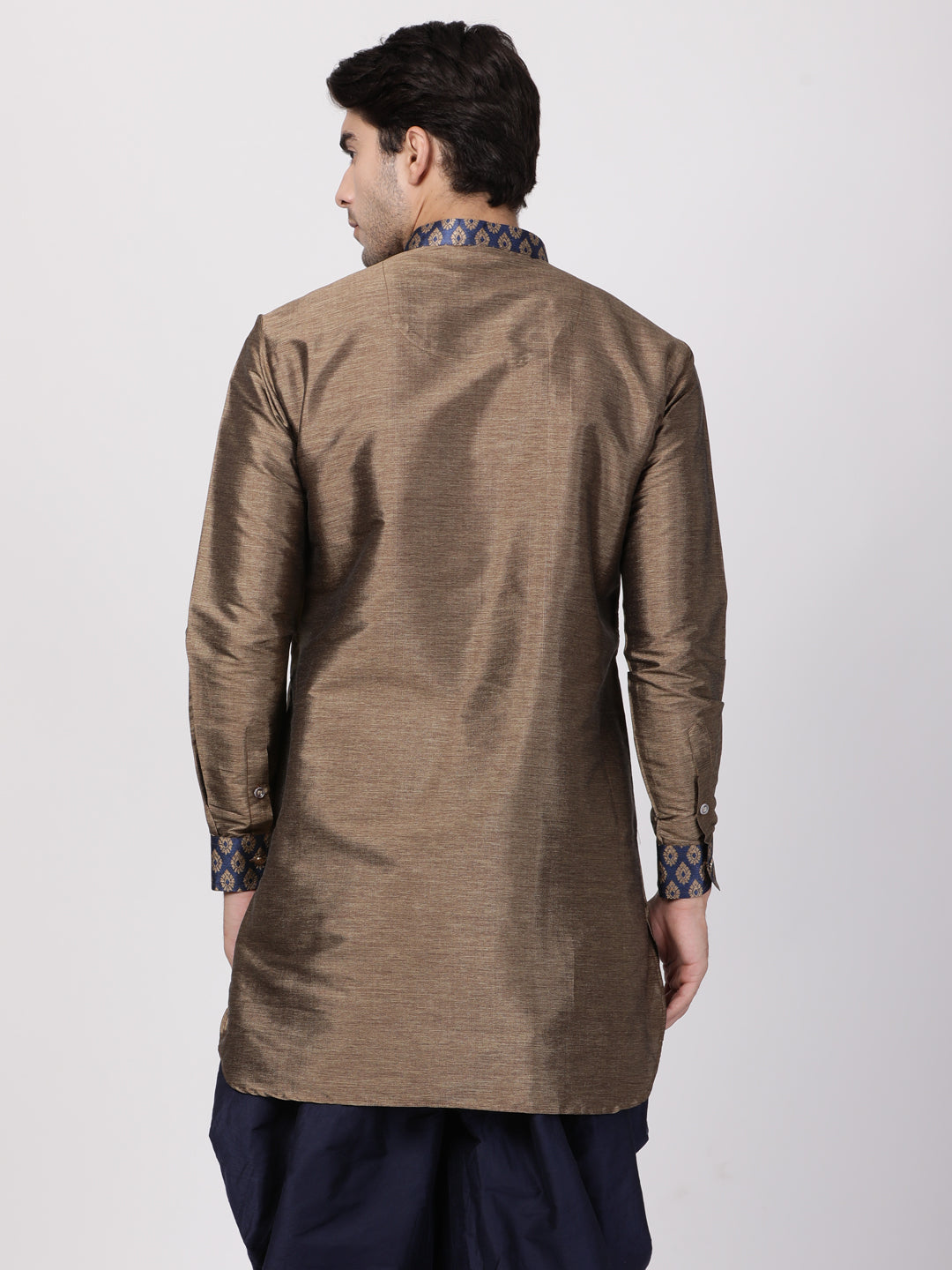 Vastramay Men's Bronze And Navy Blue Silk Blend Kurta