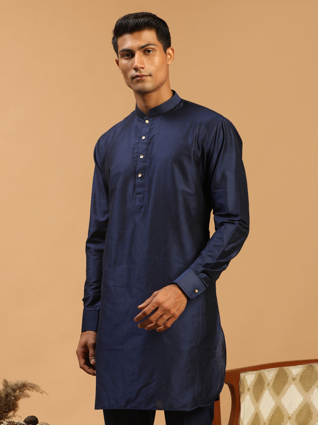 vastramay mens blue silk blend curved hem kurta