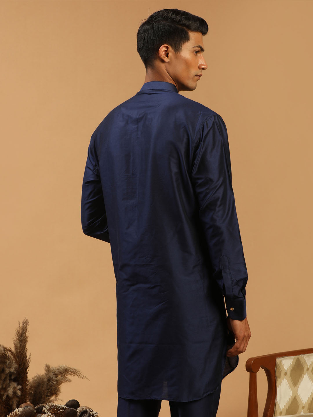 vastramay mens blue silk blend curved hem kurta