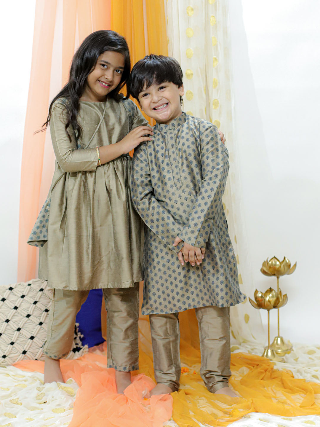 VASTRAMAY Brown Silk Blend Ethnic Print Kurta Pyjama Sibling Set