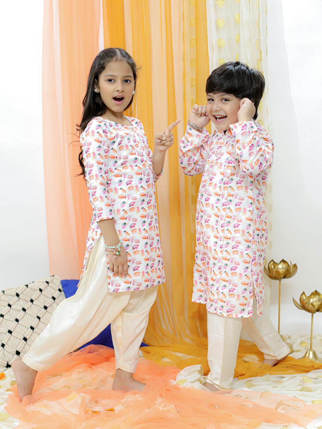 VASTRAMAY Multicolor-Base-White Floral Printed Cotton Linen Siblings Set