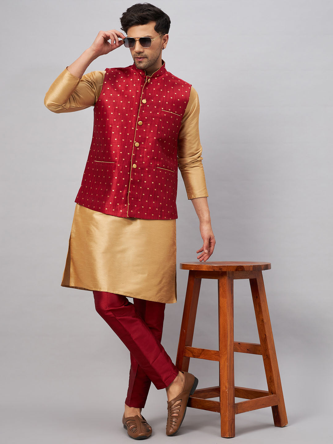 VM By VASTRAMAY Men's Maroon Zari Weaved Jacket With Kurta Pant Set