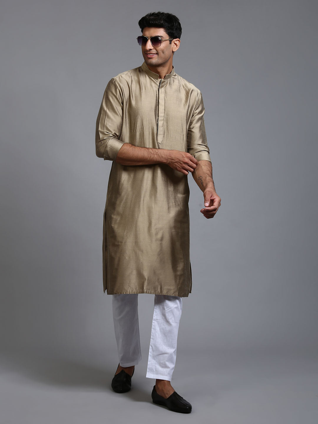 VASTRAMAY Men's Green Cotton Blend Kurta Pyjama Set