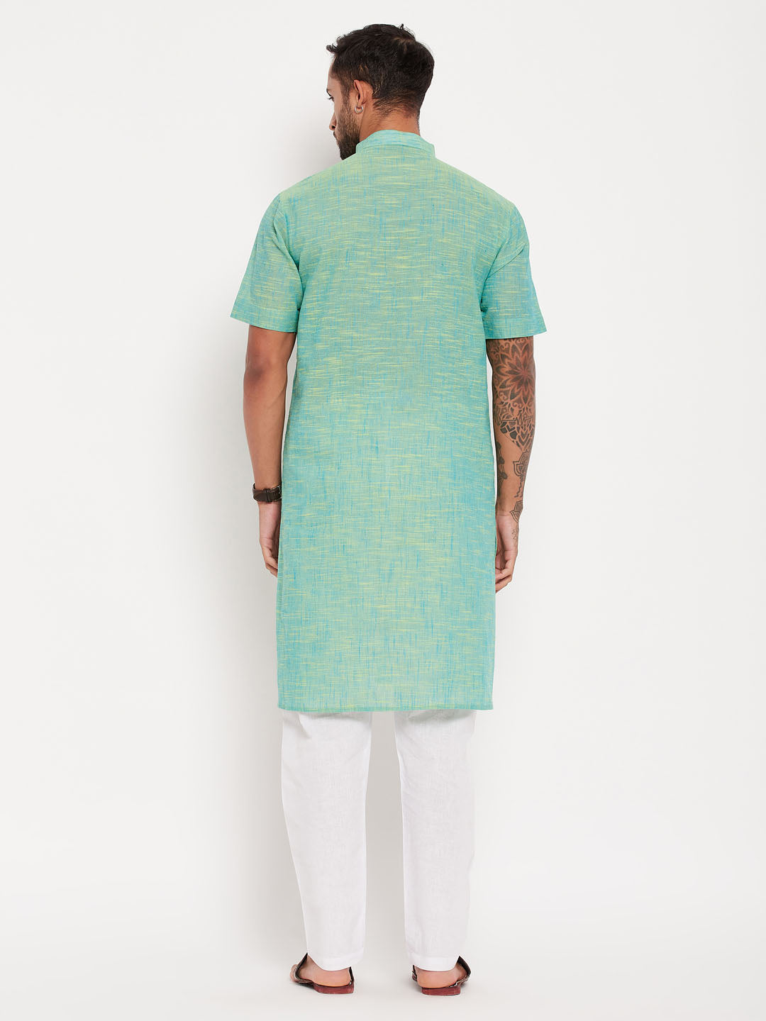 VASTRAMAY Men's Solid Parrot Green Pure Cotton Kurta With White Pyjama Set