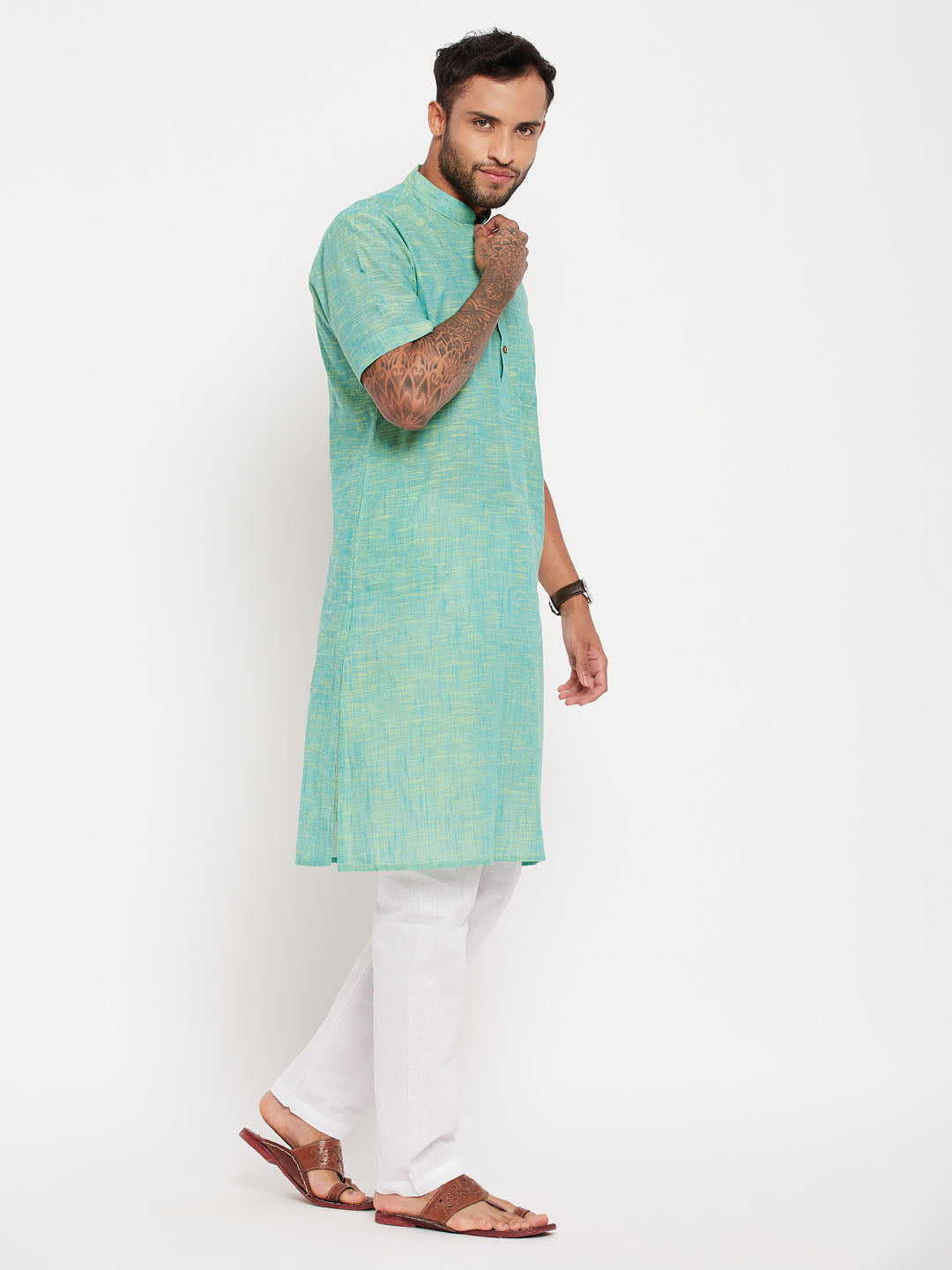 VASTRAMAY Men's Solid Parrot Green Pure Cotton Kurta With White Pyjama Set