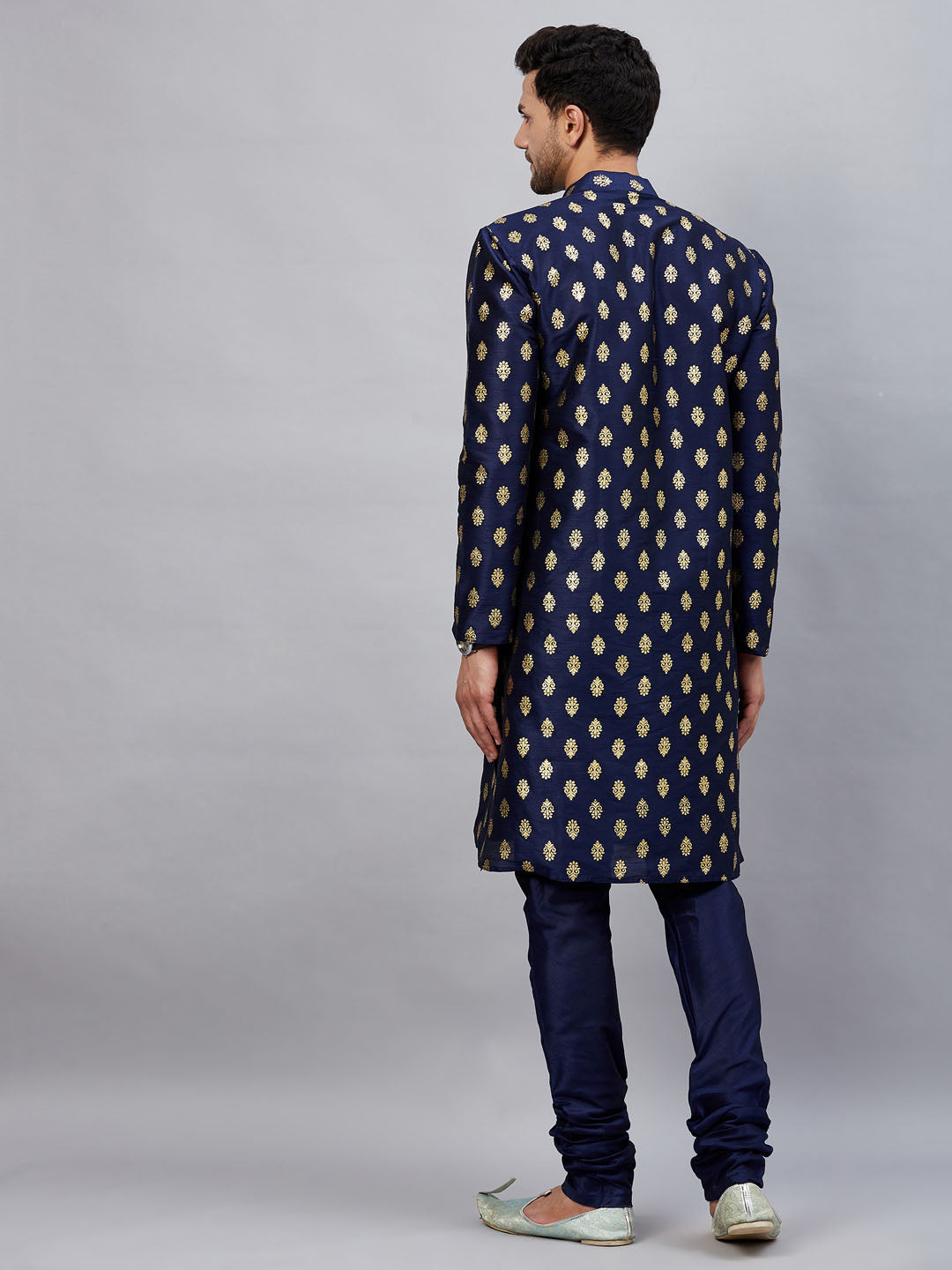 vastramay mens navy blue foil print silk blend kurta