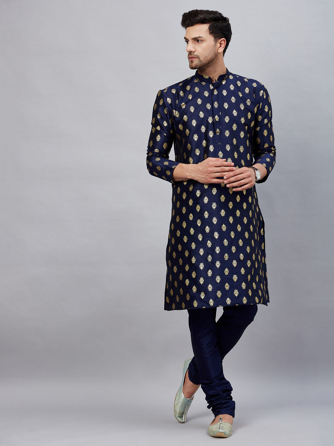 vastramay mens navy blue foil print silk blend kurta