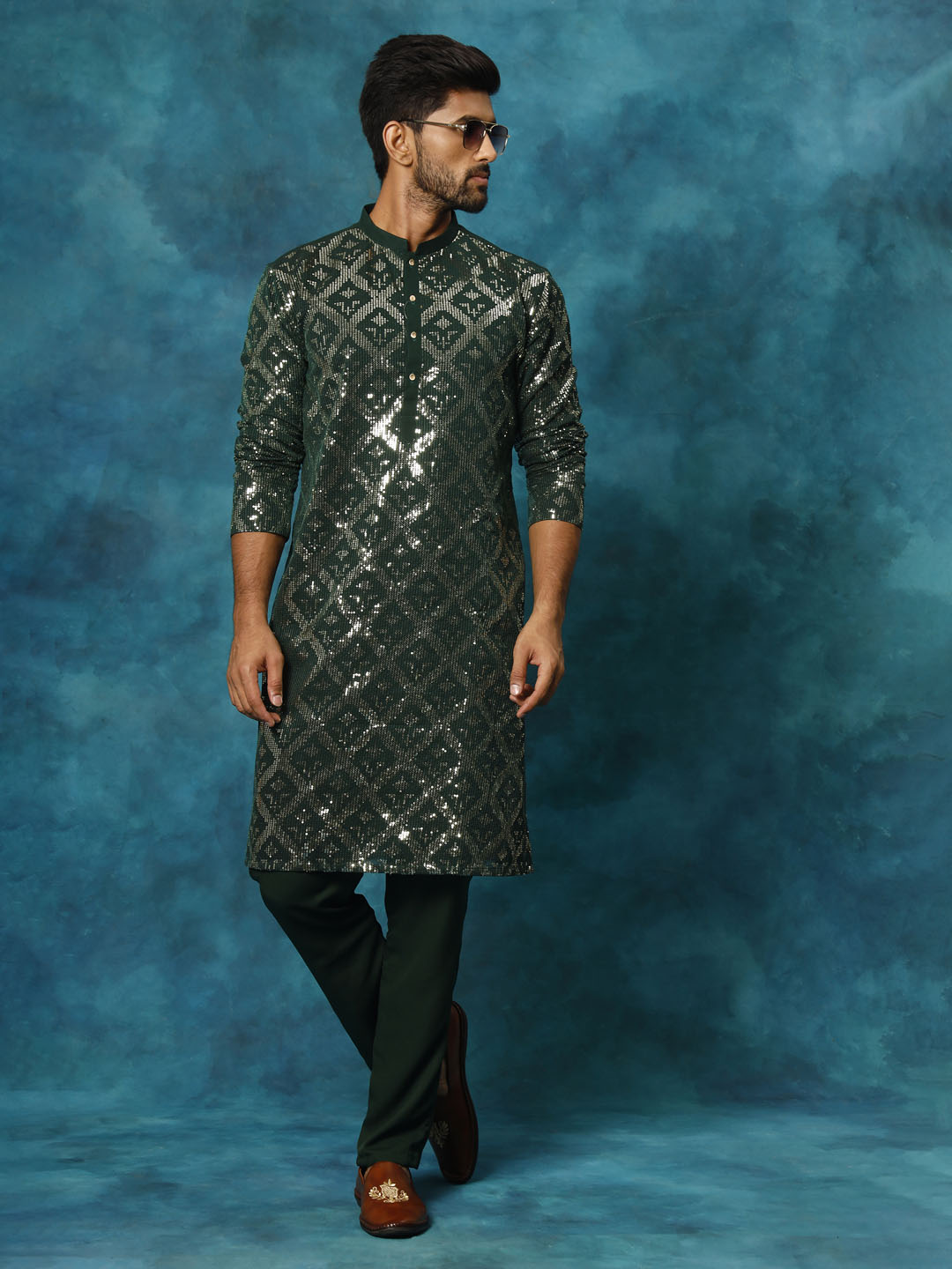 Vastramay Men's Green Embellished Georgette Kurta