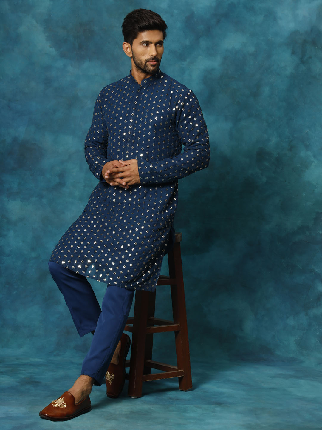 VASTRAMAY Men's Navy Blue Georgette Sequins Kurta