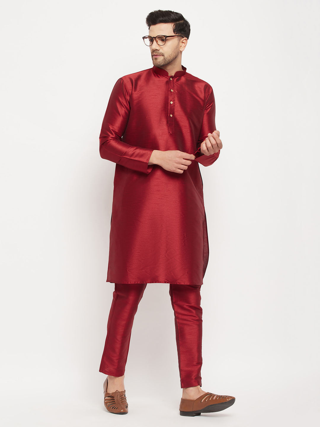 vastramay mens maroon silk blend kurta and maroon pant style pyjama set 1