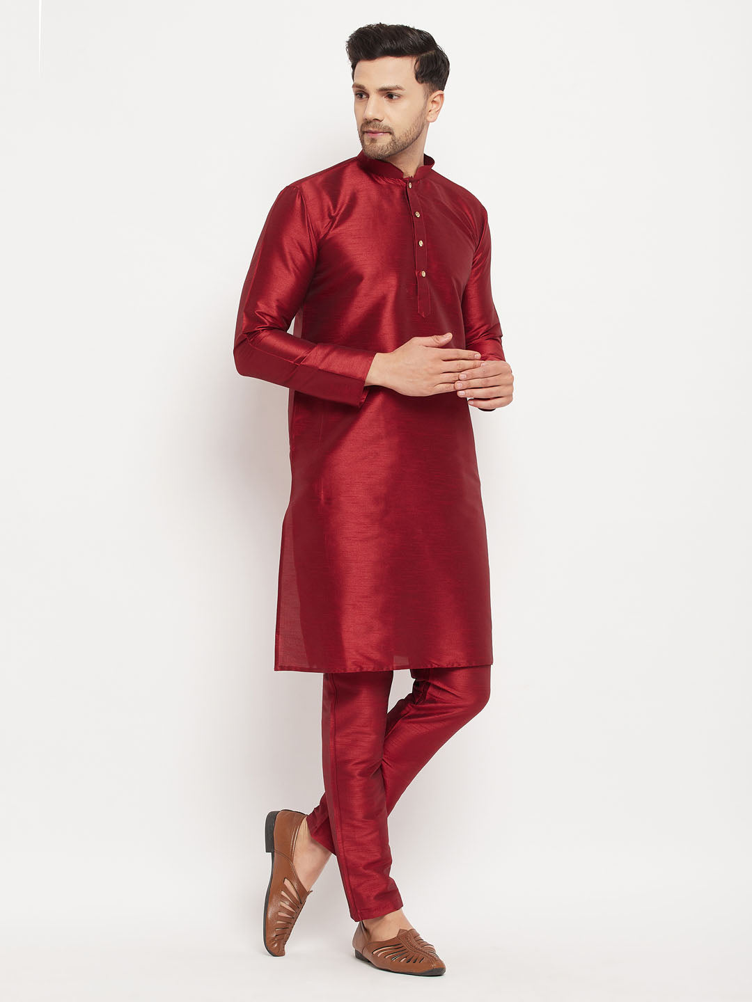 vastramay mens maroon silk blend kurta and maroon pant style pyjama set 1