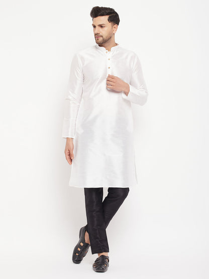 Vastramay Men's White Cotton Silk Blend Kurta