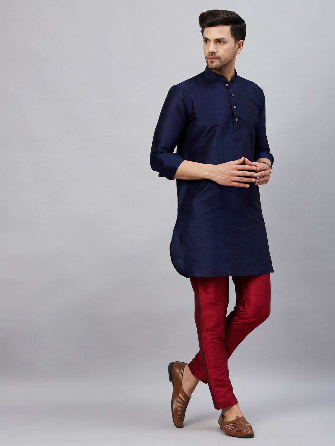 Vastramay mens naby blue silk blend kurta and pant style pyjama set