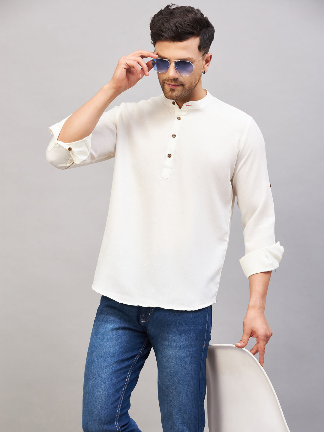 VM BY VASTRAMAY Men's Cream Short Cotton Kurta