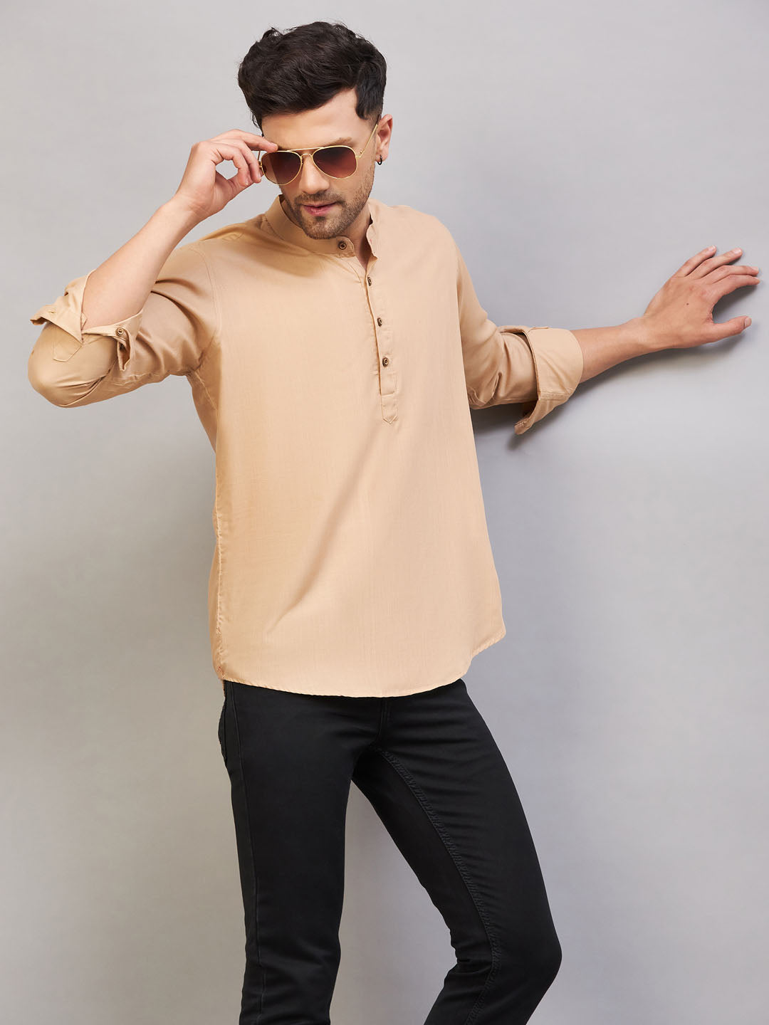 VM BY VASTRAMAY Men's Chiku Brown Short Cotton Kurta