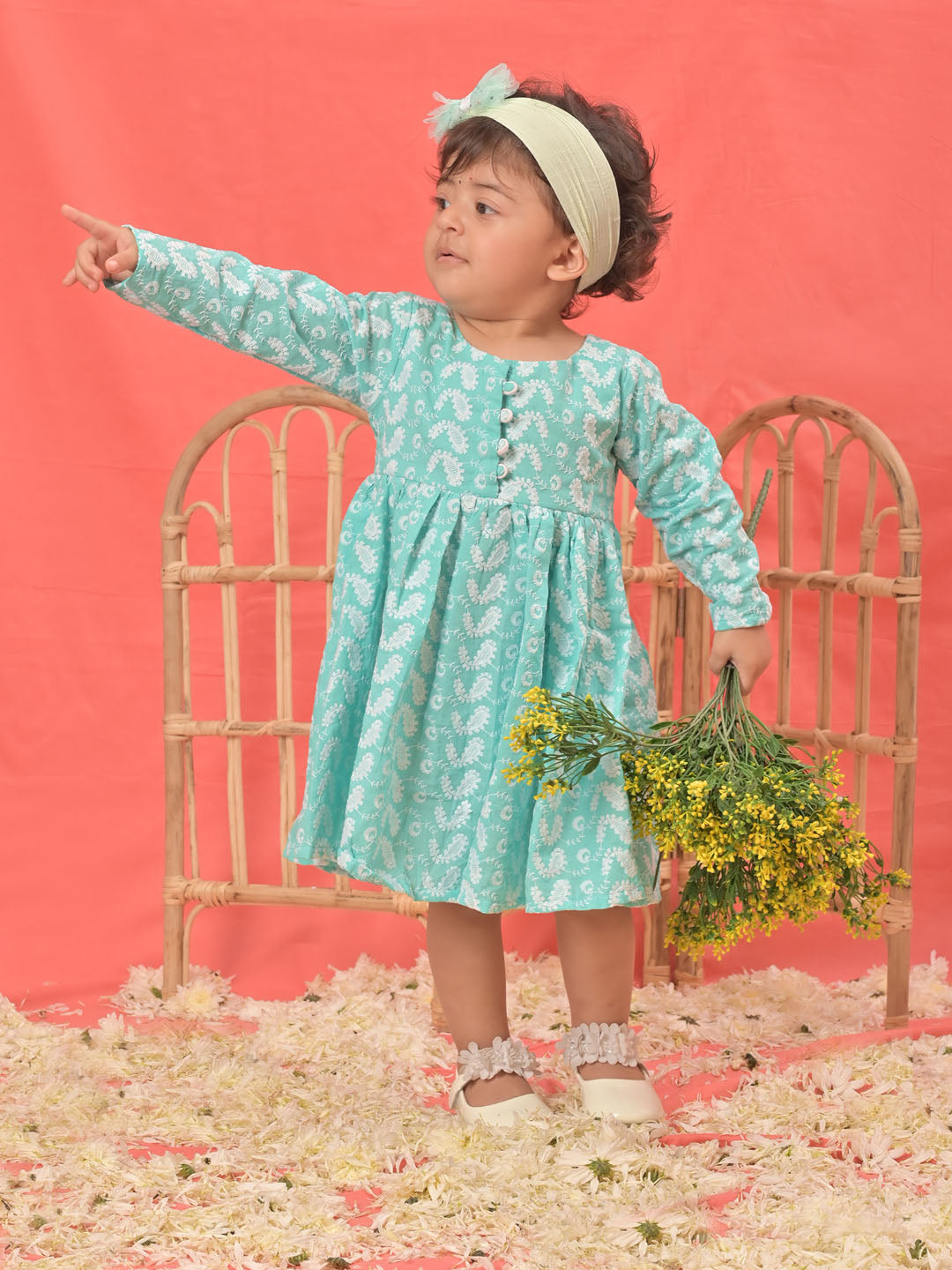 VASTRAMAY SISHU Girl's Green Chikankari Cotton Kurta