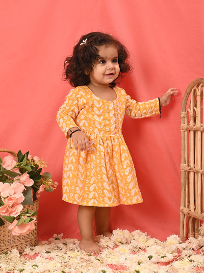 VASTRAMAY SISHU Girl's Orange Chikankari Cotton Kurta