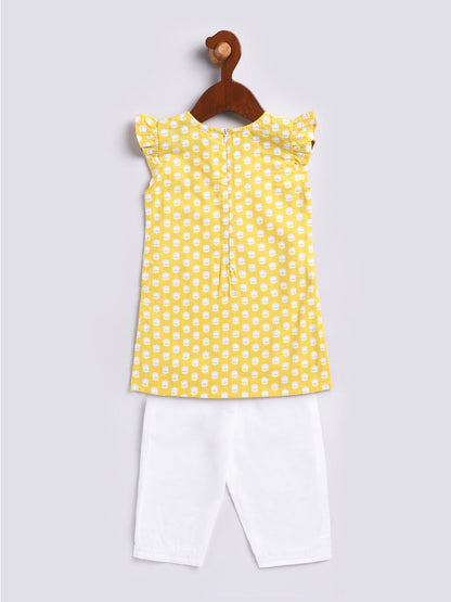 Vastramay Girl's Yellow Kurta Set