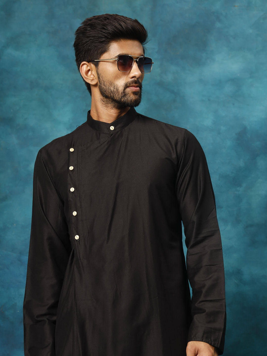 VASTRAMAY Men's Black Pleated Kurta