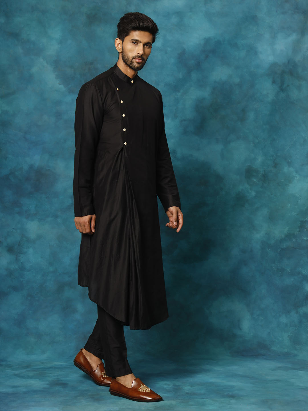 VASTRAMAY Men's Black Pleated Kurta