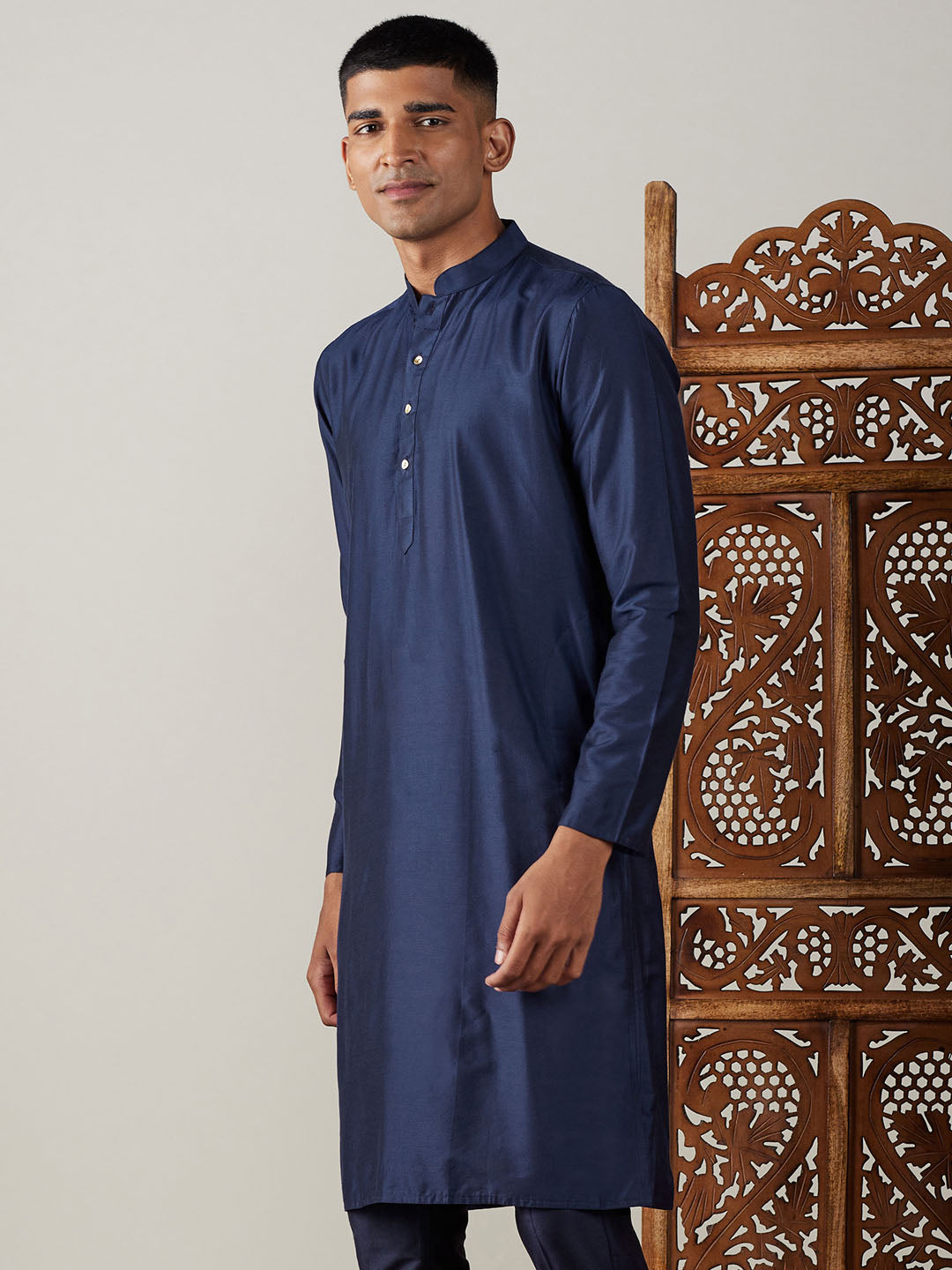 Vastramay mens navy blue solid fancy kurta